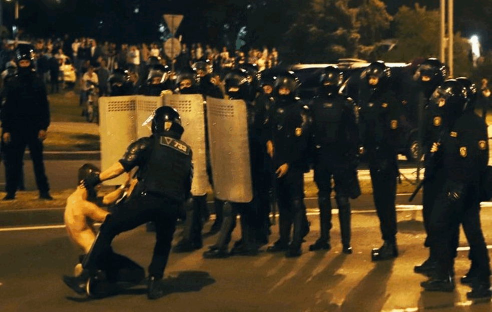 NEĆE NOVI ZAKON: Nastavljeni protesti u Francuskoj protiv penzione reforme